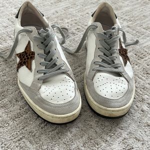 Golden goose tennis shoes
